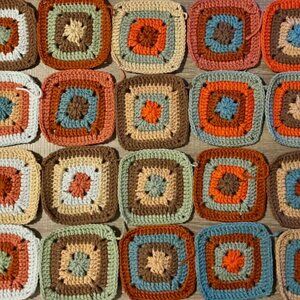 Lot of 20 4.5” FALL COLORS Crochet BOXY GRANNY SQUARES Afghan DIY Blanket